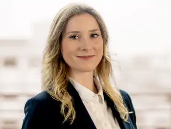 Profilbild_Nadja Becker