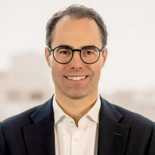 Dr. Robert Brahmstaedt, LL.M. (University of Sydney), Portrait