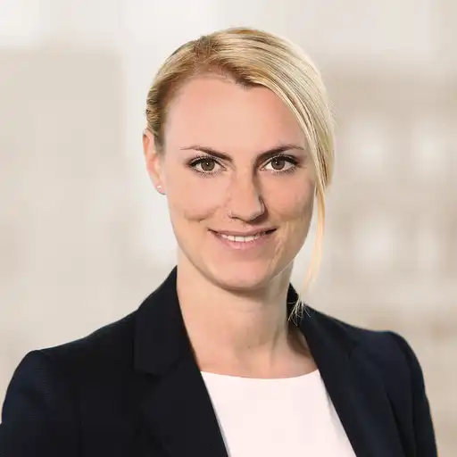 Kirstin Fernandes Silva, Portrait