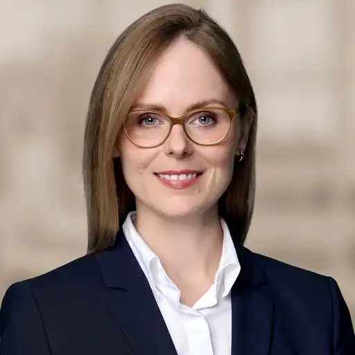Dr. Lena Güldenstein, Portrait