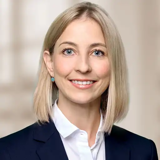 Ann-Kristin_Hüttner_Neu_300dpi_cmyk