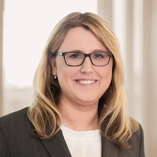 Sarah Theus, Portrait