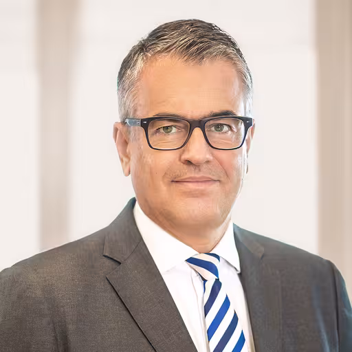 Dr. Thomas Bezani, Portrait