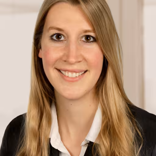 Dr. Madeleine Martinek, Portrait