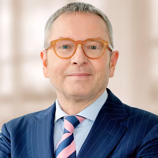 Dr. Roland Hoffmann-Theinert, Portrait