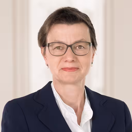 Dr. Liane Thau, Portrait