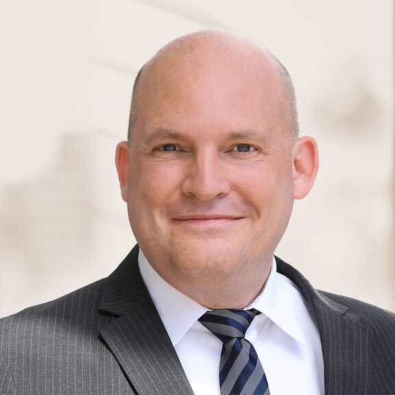 Tim Beyer, Portrait