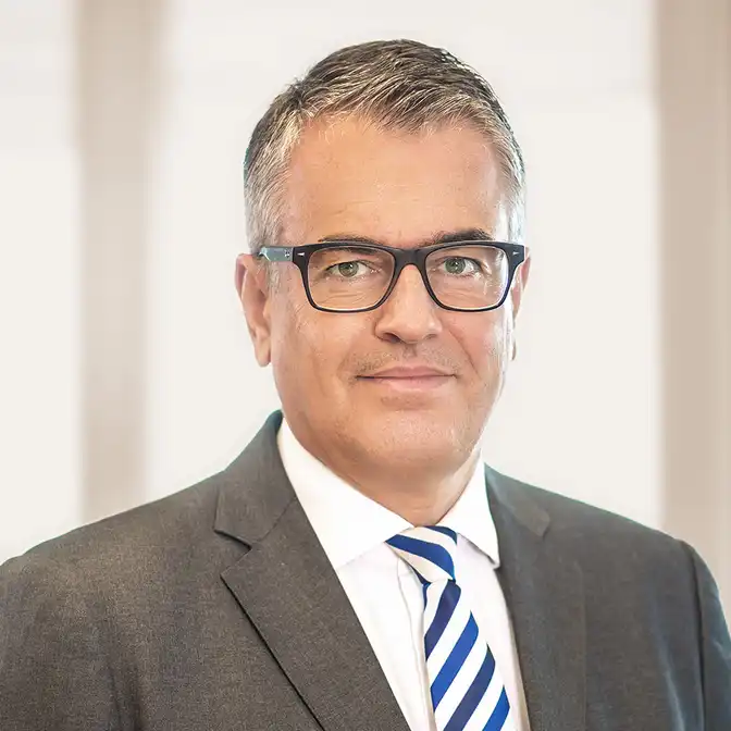 Dr. Thomas Bezani, Portrait