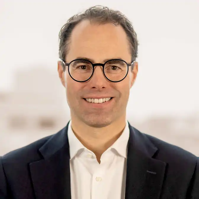 Dr. Robert Brahmstaedt, LL.M. (University of Sydney), Portrait