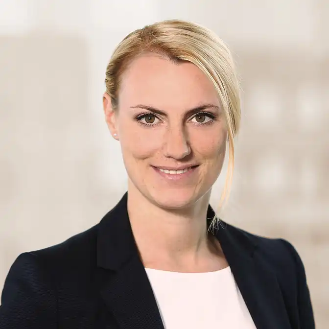 Kirstin Fernandes Silva, Portrait