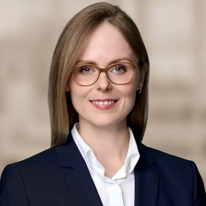 Dr. Lena Güldenstein, Portrait