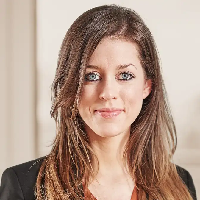 Dr. Ines Holz, Portrait