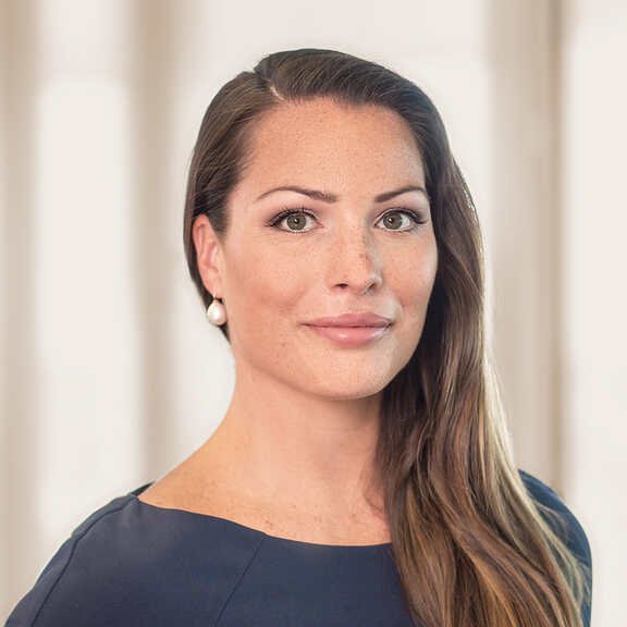 Dr. Jana Julia Hübler, Portrait