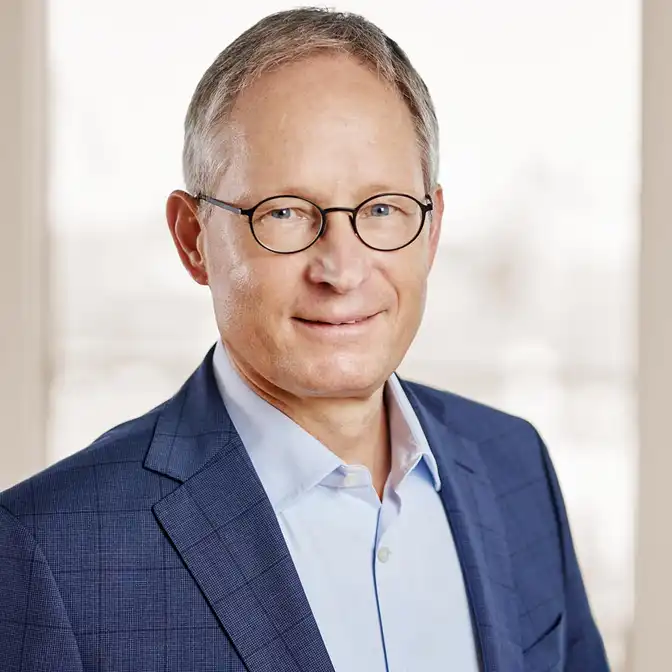 Dr. Wolfgang König, Portrait