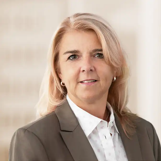 Petra Keckemeti, Portrait