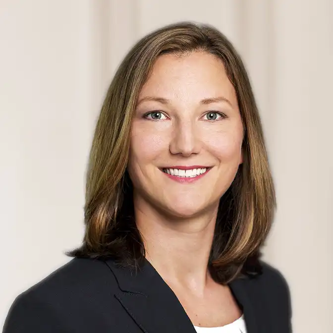 Cornelia Kinast, Maître en Droit