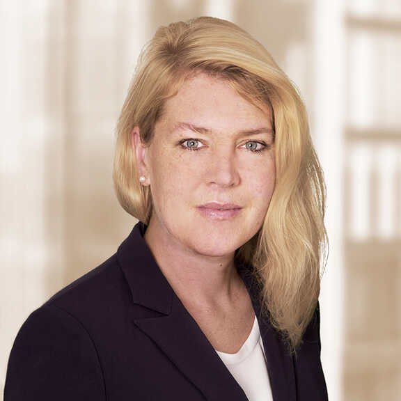 Dr. Dania Neumann, Portrait