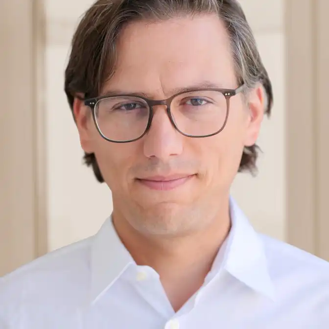 Dr. Piero Sansone, Portrait