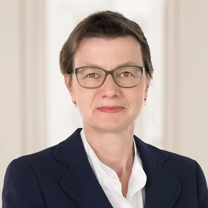 Dr. Liane Thau, Portrait