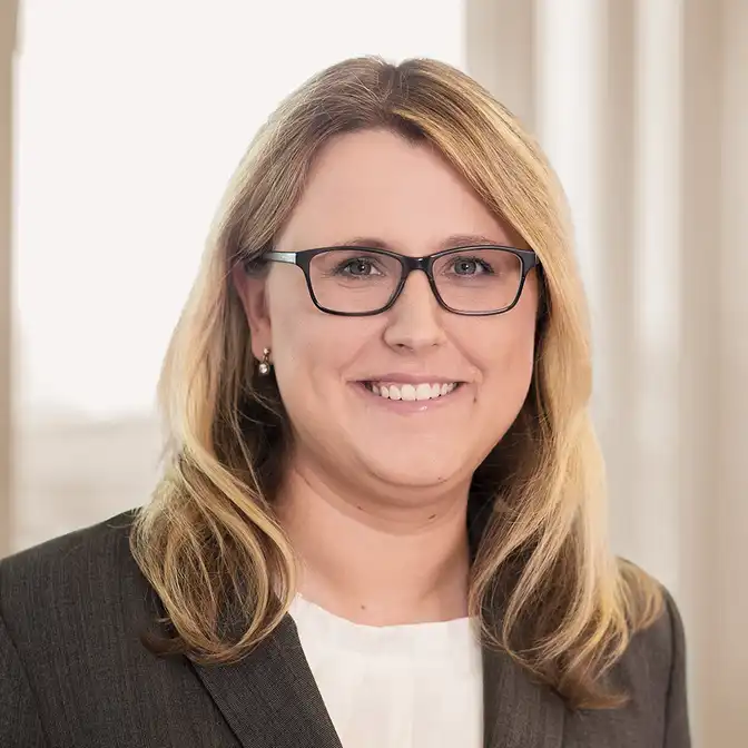 Sarah Theus, Portrait