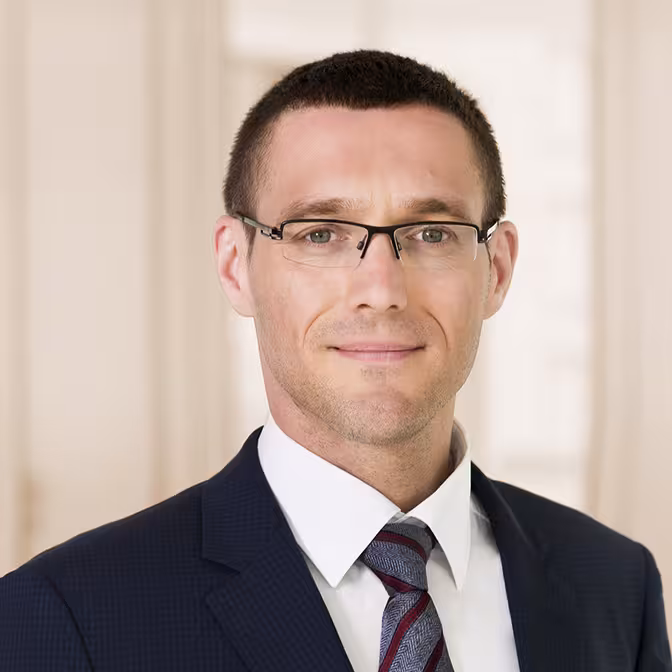 Tony Beyer, Portrait