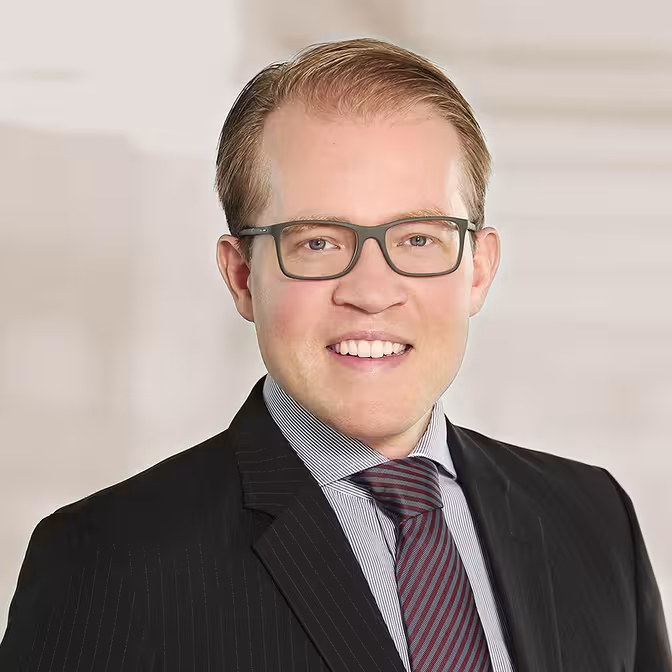 Dr. John-Patrick Bischoff, Portrait