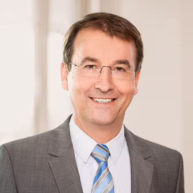 Dr. Achim Compes, Portrait