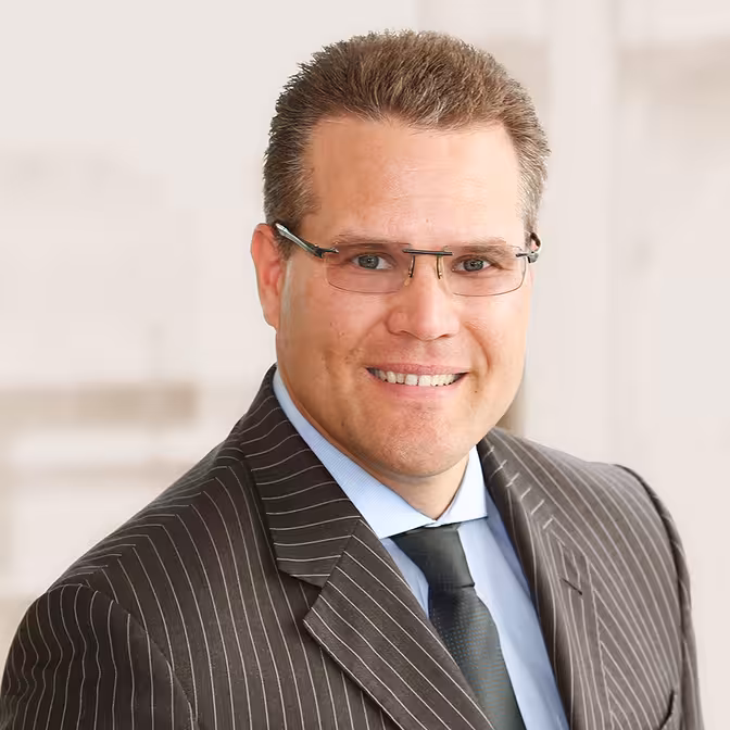 Prof. Dr. habil. Gerrit Hölzle, Portrait