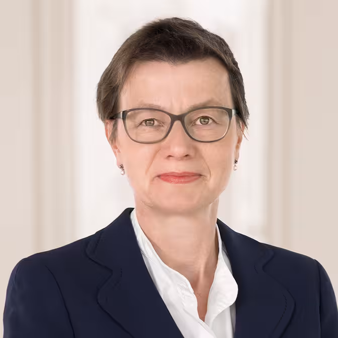 Dr. Liane Thau, Portrait