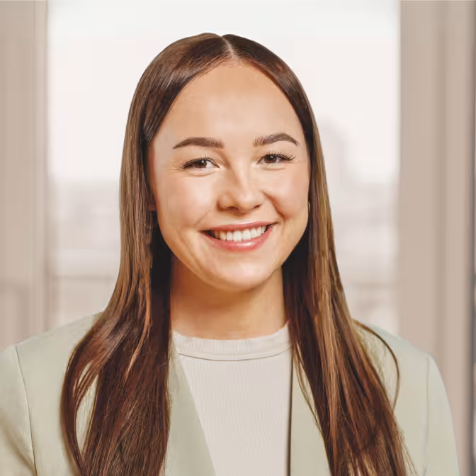 Portrait Foto Stephanie Lütticke Personalreferentin