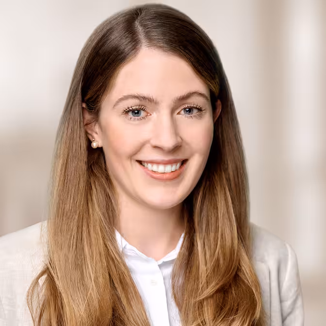 Portrait-Foto von Associate Yvonne Hoppenstädt