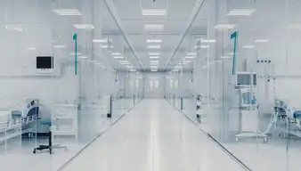 Blick auf den Flur einer Gesundheitseinrichtung mit Zimmern auf beiden Seiten
