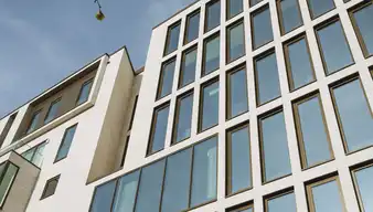 Glasgebäude