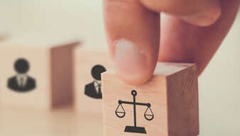 Waage. Personen Arbeitsrecht
