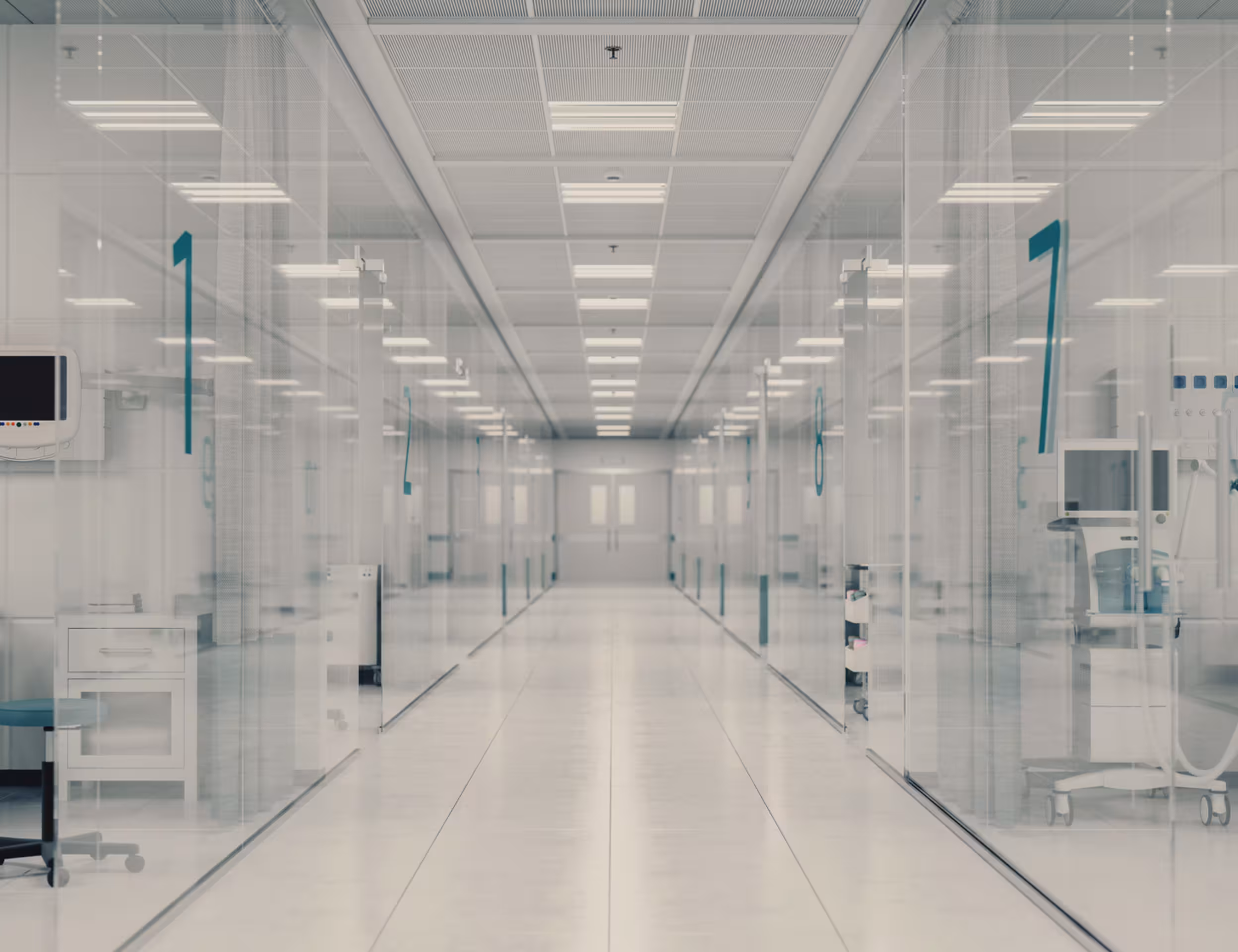 Krankenhausflur mit transparenten Wänden