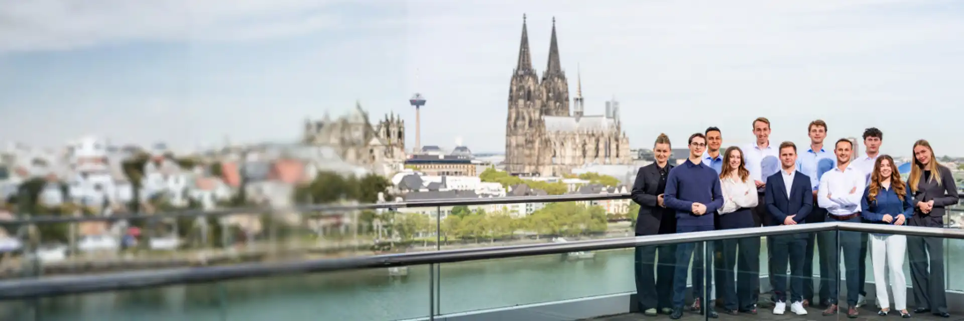Header Erfahrungsberichte - Gruppenfoto